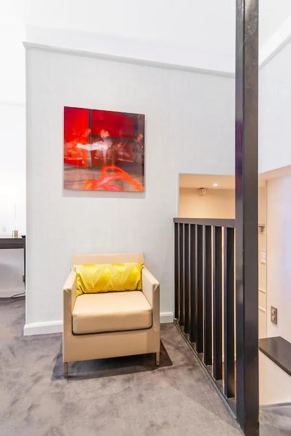 ****  Hotel Duo Paris France