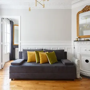 Apartment Bright And Newly Renovated 2 Bedroom Apartment, Hip & Paris, Montmartre-opera, Paris